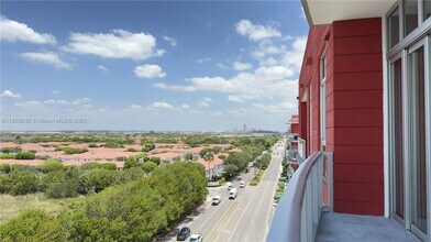 7825 NW 107th Ave in Doral, FL - Building Photo - Building Photo