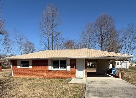506 Eden Ter in Archdale, NC - Foto de edificio
