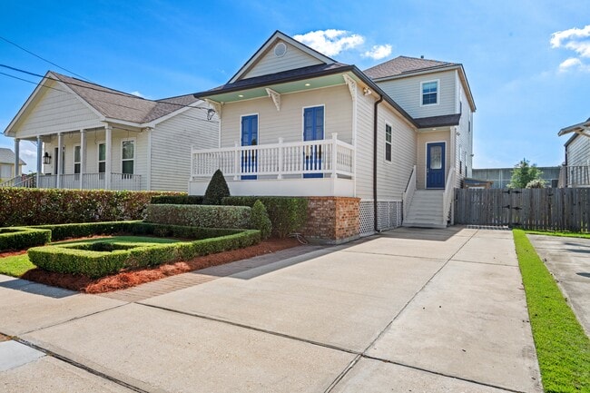property at 5760 Warrington Dr