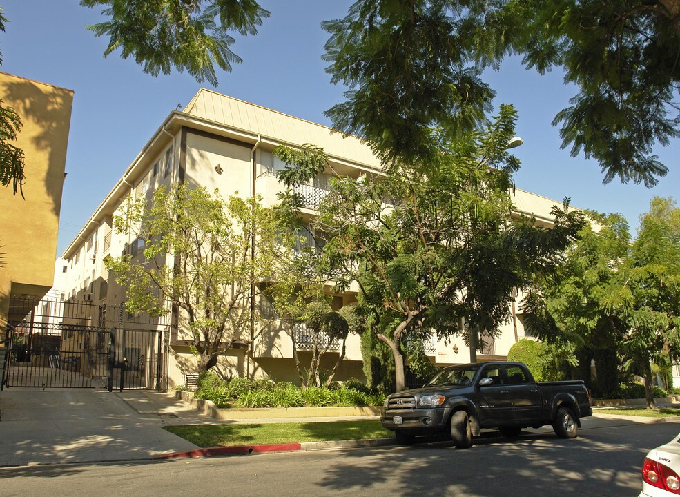 Cypress Pines in Los Angeles, CA - Foto de edificio