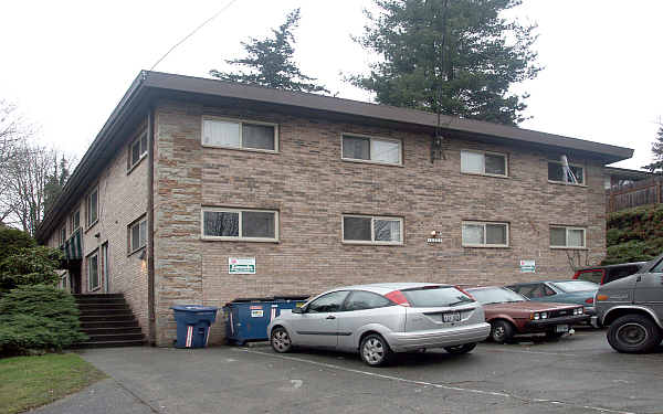 10525 24th Ave NE in Seattle, WA - Building Photo - Building Photo