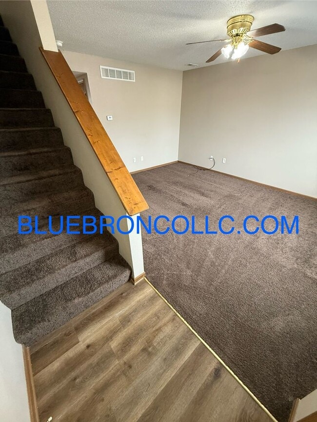 617 Willow Ln in Peculiar, MO - Building Photo - Building Photo