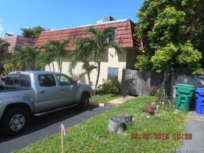 1651 SW 40th Terrace-Unit -# 1 in Fort Lauderdale, FL - Building Photo - Building Photo