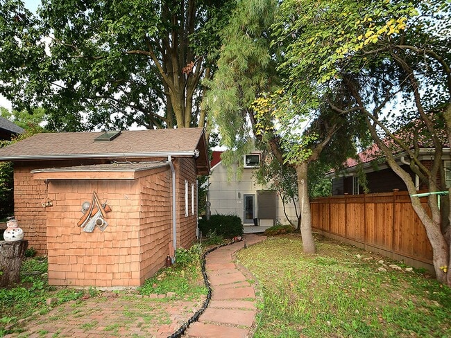 1018 S 36th St in Omaha, NE - Building Photo - Building Photo