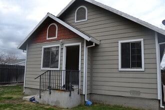 26857 Madison St in Esparto, CA - Building Photo - Building Photo