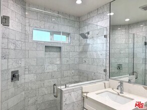 1233 N Harper Ave in West Hollywood, CA - Building Photo - Building Photo