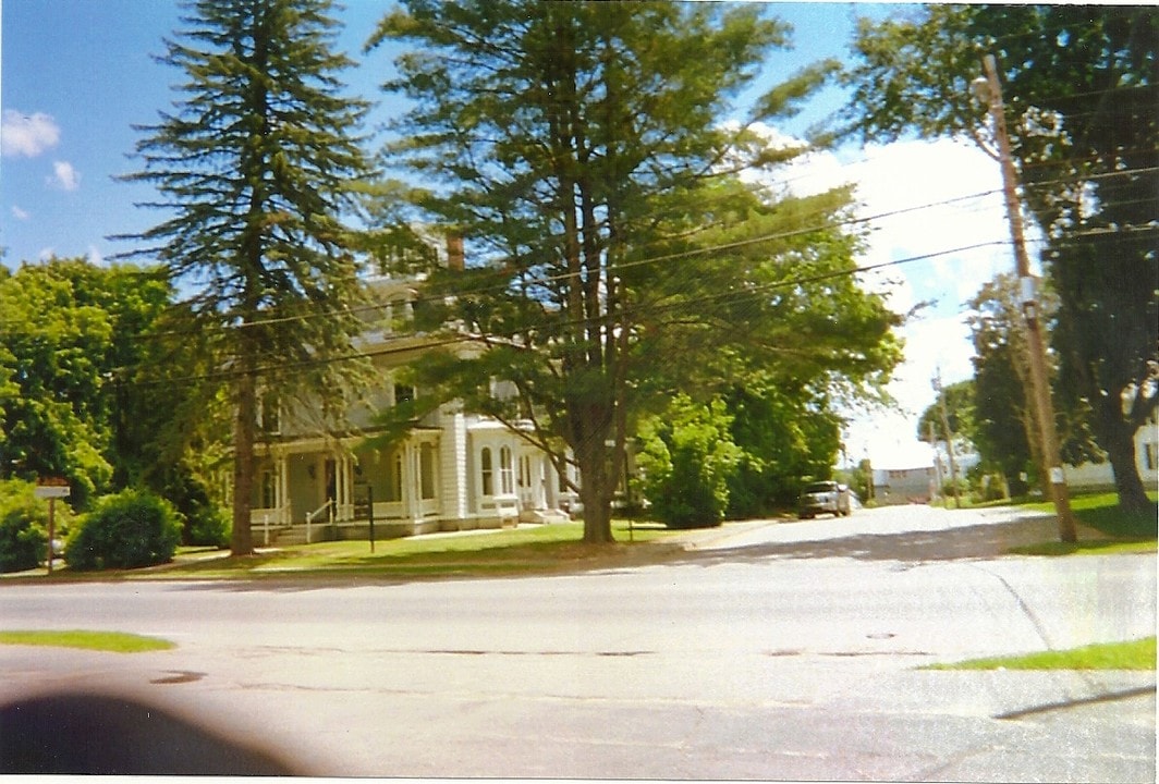 47 Redington St in Waterville, ME - Building Photo