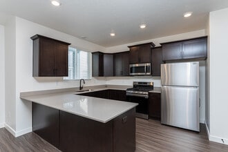 Snow Springs Towns in Lehi, UT - Building Photo - Interior Photo