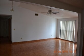 9203 Roundwood Ct in Tampa, FL - Building Photo - Building Photo