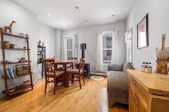 866 E 5th St in Boston, MA - Building Photo - Building Photo