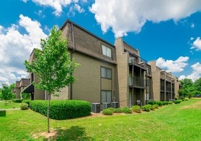 Barrington Park Apartments in Mobile, AL - Building Photo