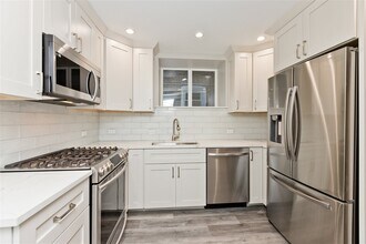 5849 N Virginia Ave-Unit -G in Chicago, IL - Building Photo - Building Photo