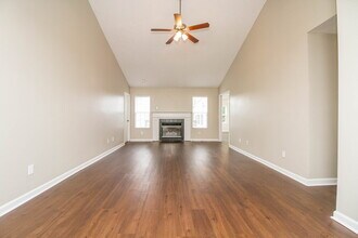 2305 Leighton Way in Spring Hill, TN - Building Photo - Building Photo