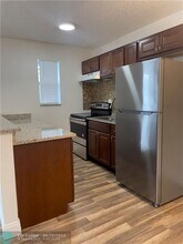 818 NE 14th Pl-Unit -2 in Fort Lauderdale, FL - Building Photo - Building Photo