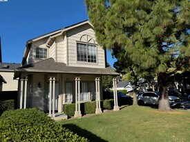 6221 Potrero Dr in Newark, CA - Building Photo