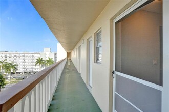 1001 NE 14th Ave in Hallandale Beach, FL - Building Photo - Building Photo