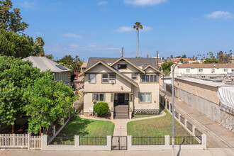 2617 Halldale Ave in Los Angeles, CA - Building Photo - Building Photo