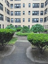 5480 S Cornell Ave in Chicago, IL - Building Photo - Building Photo