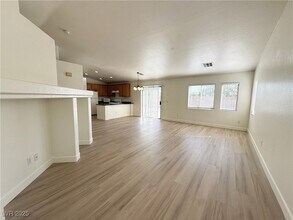 5718 Royal Sands St in North Las Vegas, NV - Building Photo - Building Photo