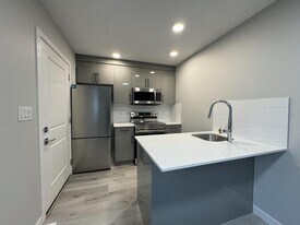 4305-4338 38 St in Beaumont, AB - Building Photo