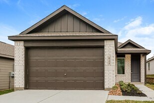 621 Craven St in Montgomery, TX - Building Photo