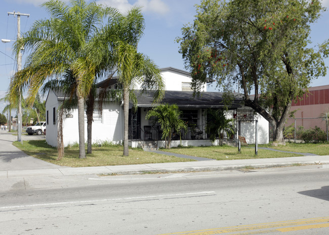 65 NW 8th St in Homestead, FL - Building Photo - Building Photo