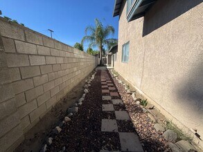 221-223 E Mead St in San Jacinto, CA - Building Photo - Building Photo