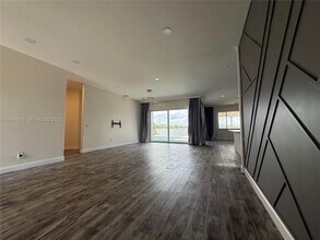 18335 NW 12th St in Pembroke Pines, FL - Building Photo - Building Photo