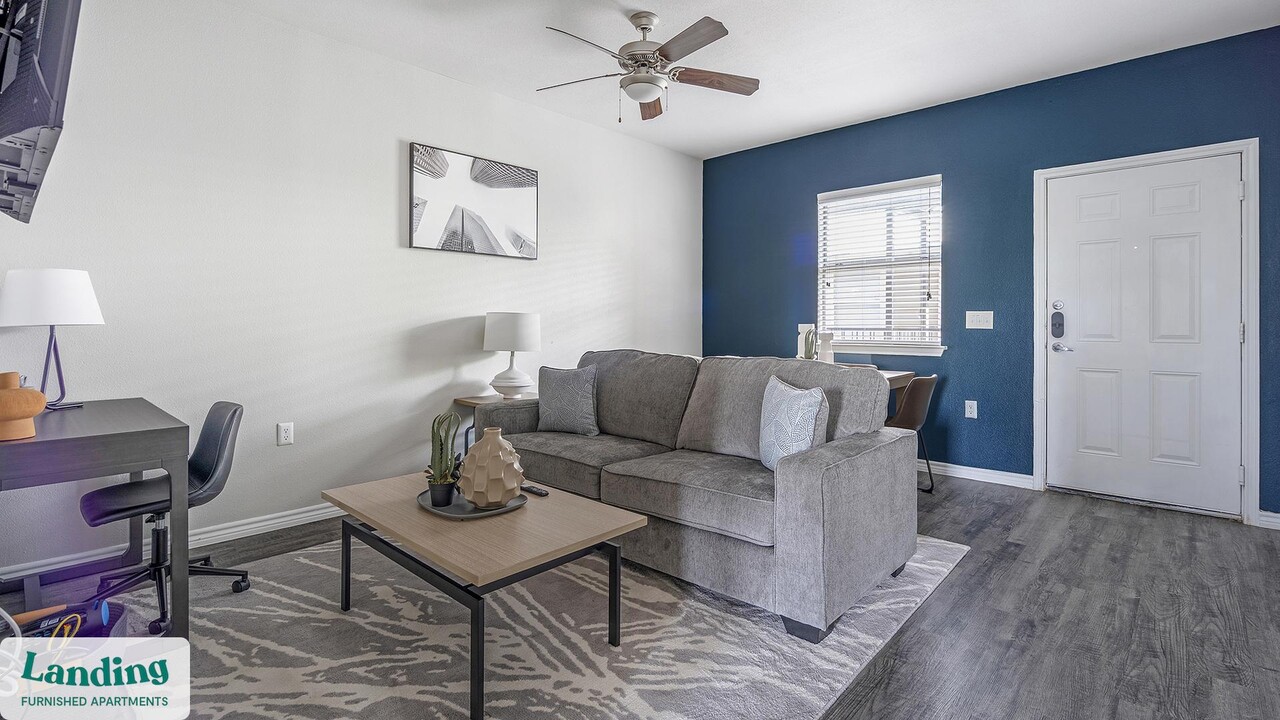 130 Camino De Oro in San Antonio, TX - Building Photo