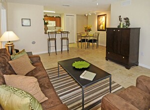Autumn Place Apartments in Temple Terrace, FL - Foto de edificio - Building Photo