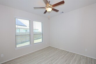 1342 Wild Mustang Trl in Richmond, TX - Building Photo - Building Photo