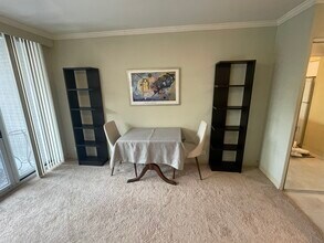 30 E Elm St, Unit 4F in Chicago, IL - Building Photo - Building Photo