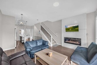 95 Skyview Cl in Calgary, AB - Building Photo - Building Photo