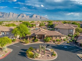 655 W Vistoso Highlands Dr, Unit Unit 211 in Oro Valley, AZ - Building Photo