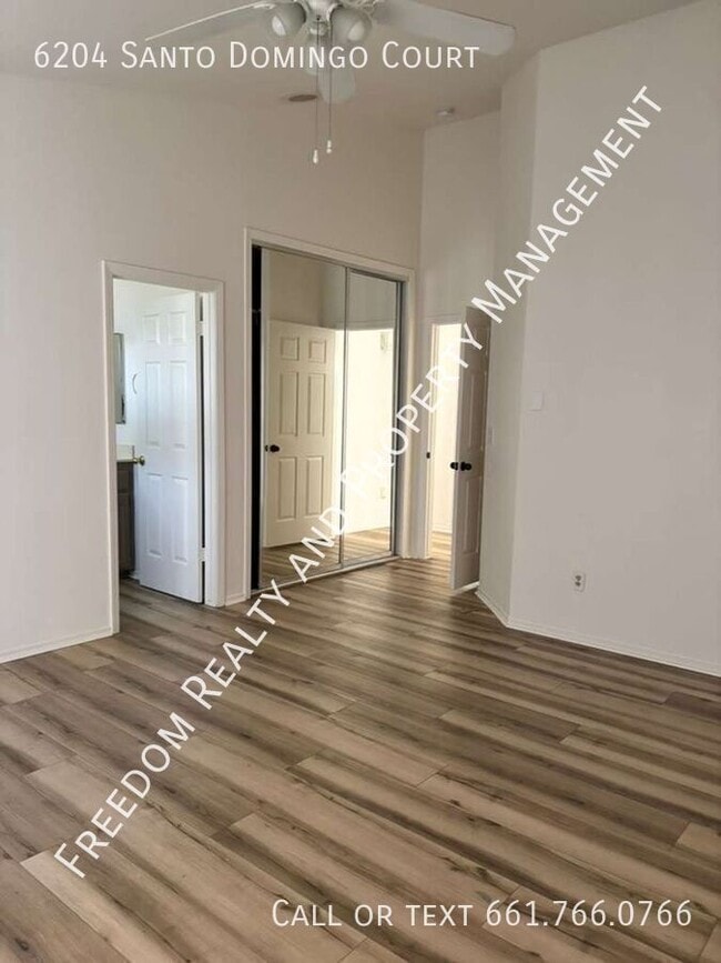 6204 Santo Domingo Ct in Bakersfield, CA - Building Photo - Building Photo