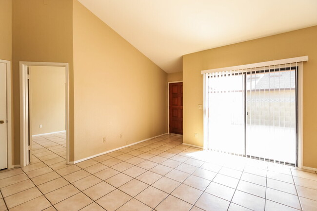 4125 E La Puente Ave in Phoenix, AZ - Foto de edificio - Building Photo