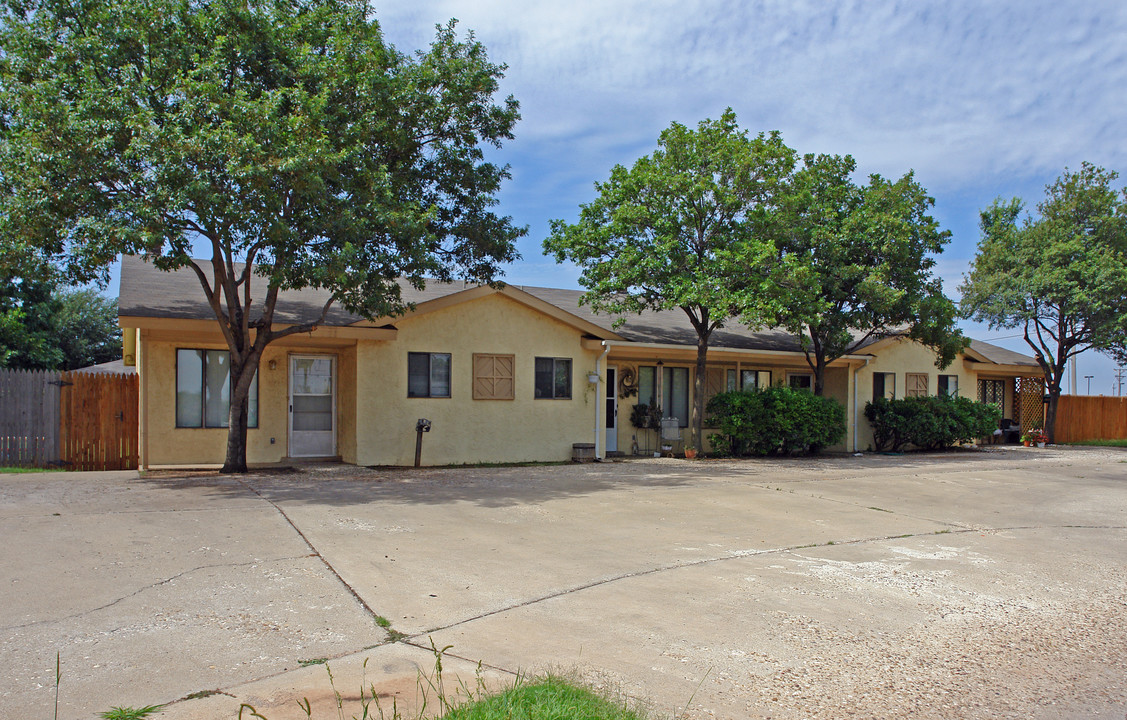 2307 76th St in Lubbock, TX - Building Photo