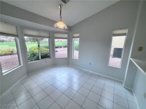 9437 Eagle Valley Dr in Las Vegas, NV - Building Photo - Building Photo