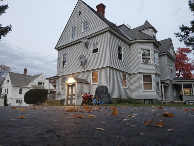 116 Fairview Ave in Naugatuck, CT - Building Photo - Building Photo