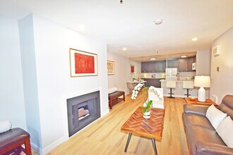 303 Adams St, Unit 109 in Oakland, CA - Building Photo - Building Photo