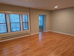 4419 N Wolcott Ave, Unit 4421-A3 in Chicago, IL - Building Photo - Building Photo