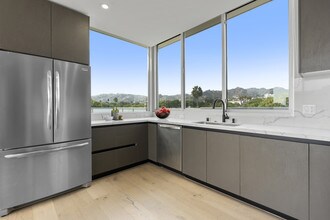 1148 N Detroit St-Unit -Penthouse in West Hollywood, CA - Building Photo - Building Photo