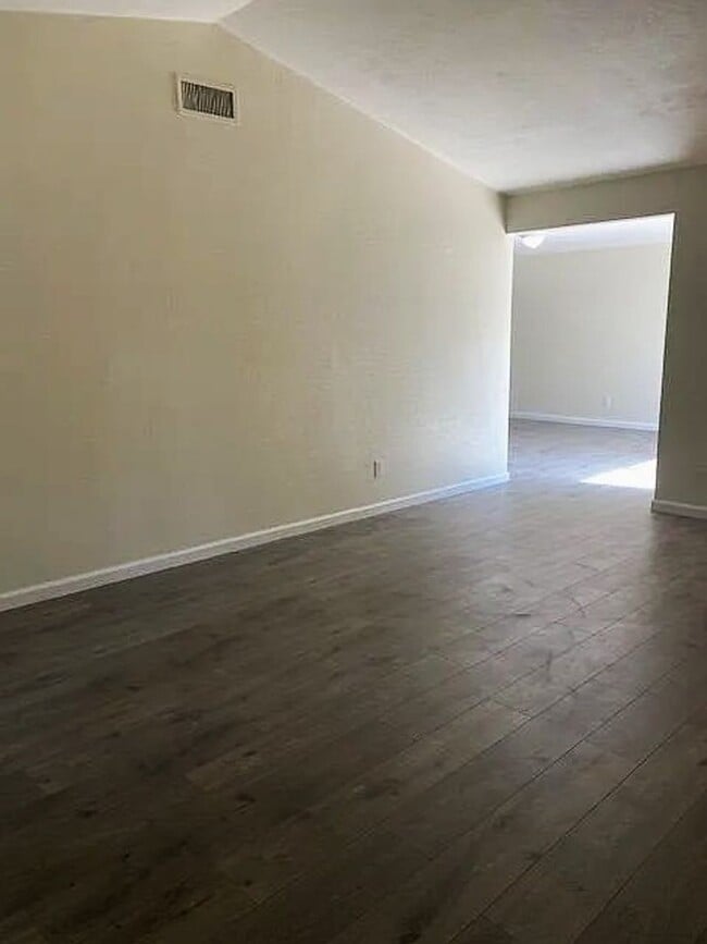 4904 Summerwood Cir in Sacramento, CA - Building Photo - Building Photo