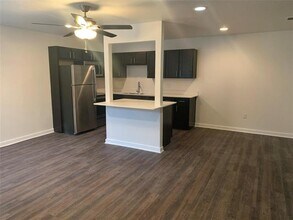2106 Bennett Ave in Dallas, TX - Building Photo - Building Photo