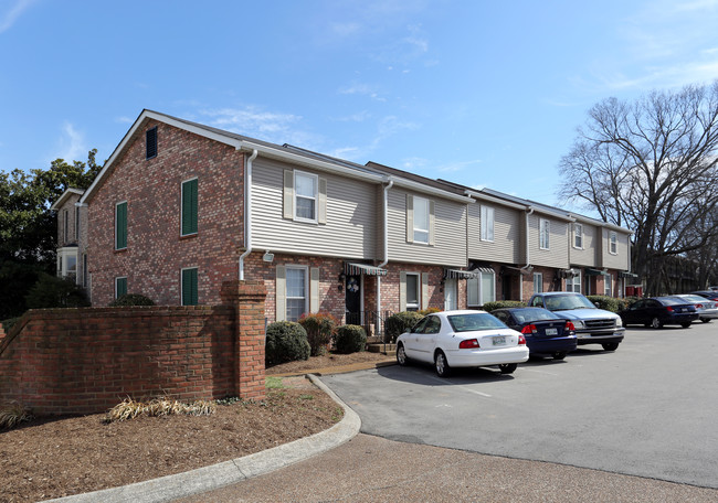 Hillsboro Square in Nashville, TN - Building Photo - Building Photo