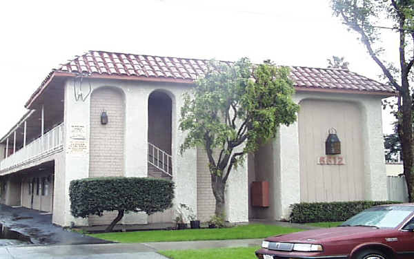 6612 Sylmar Ave in Van Nuys, CA - Building Photo - Building Photo