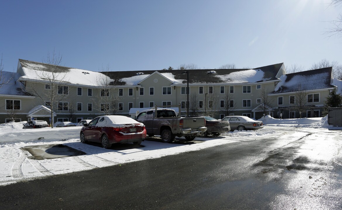 Creekside Village Senior Housing in Brunswick, ME - Building Photo