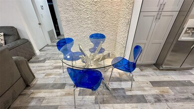 4751 NE 10th Ave in Oakland Park, FL - Building Photo - Building Photo