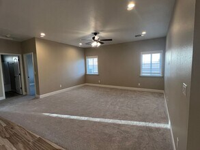 2241 Diamond Creek Rd in Bullhead City, AZ - Building Photo - Building Photo