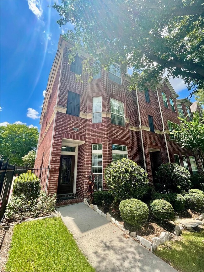 property at 32 Waugh Dr